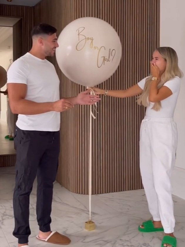Molly-Mae Hague and Tommy Fury in gender reveal