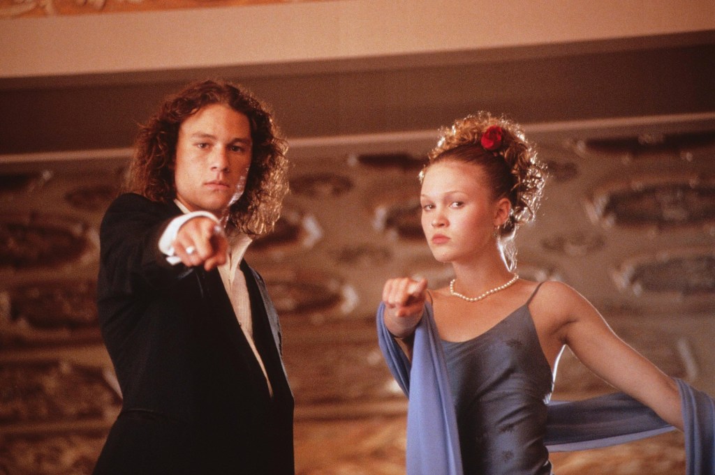 Heath Ledger, Julia Stiles 10 Things I Hate About You - 1999 Director: Gil Junger Touchstone