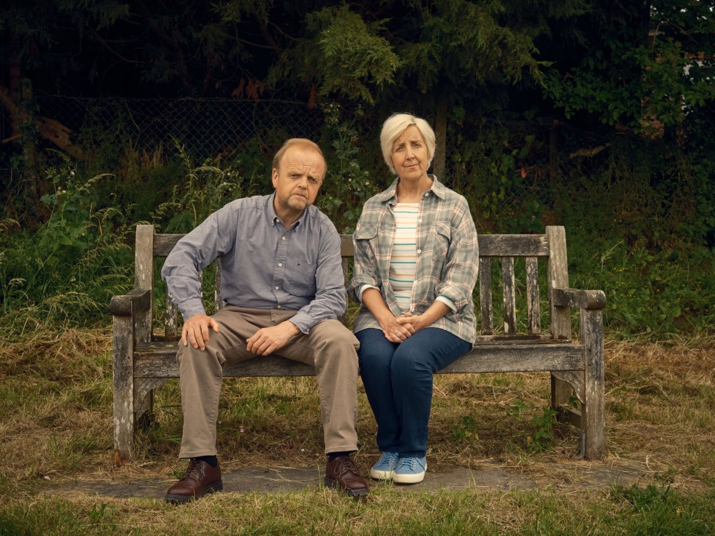 Toby Jones as Alan Bates and Julie Hesmondhalgh as Suzanne in 'Mr Bates vs the Post Office' 